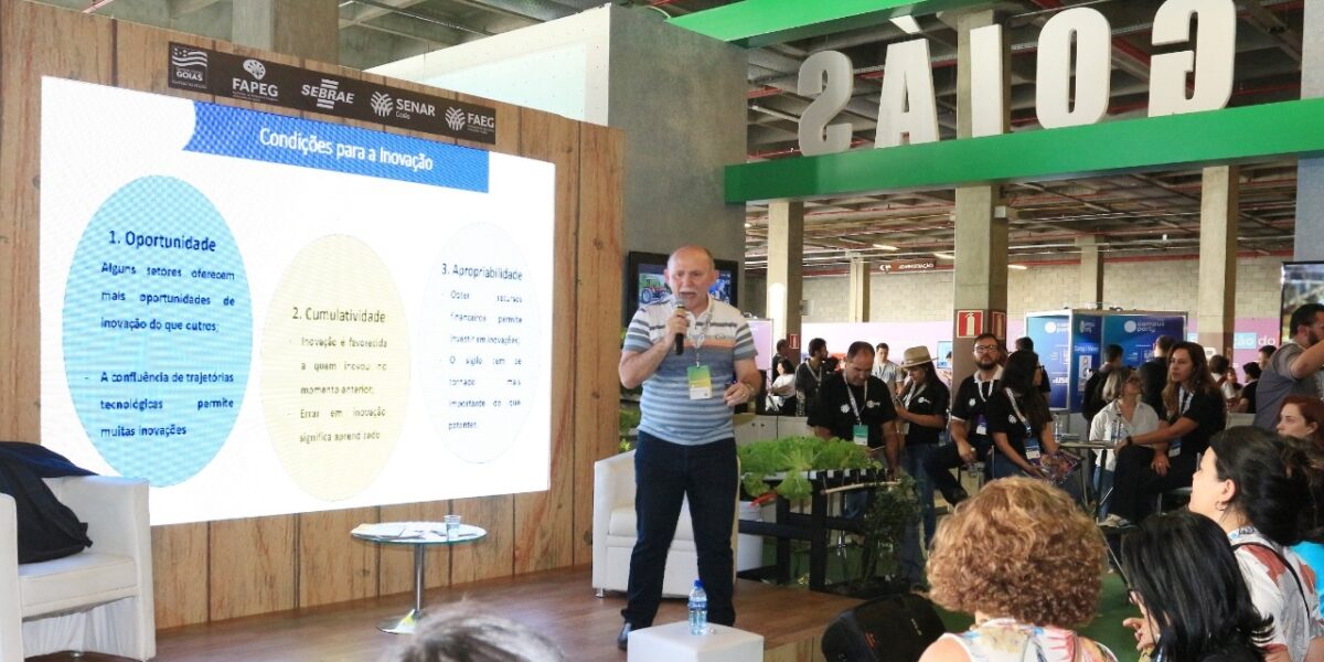 Equipe da SEDI integra programação de conteúdos da Campus Party Goiás