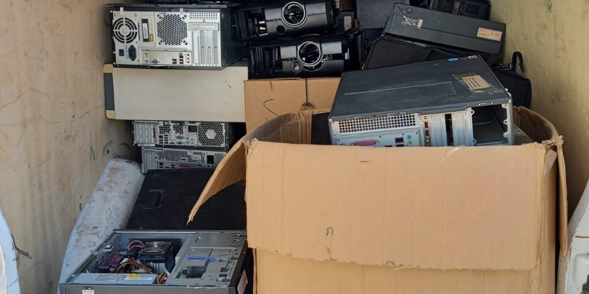 Sukatech recebe cinco toneladas de sucatas de eletrônicos e computadores