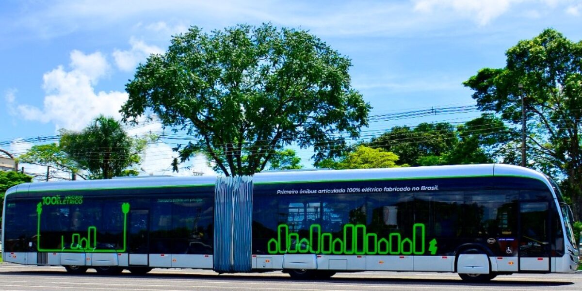 Governo de Goiás apresenta ônibus articulado 100% elétrico para circular no Eixo Anhanguera