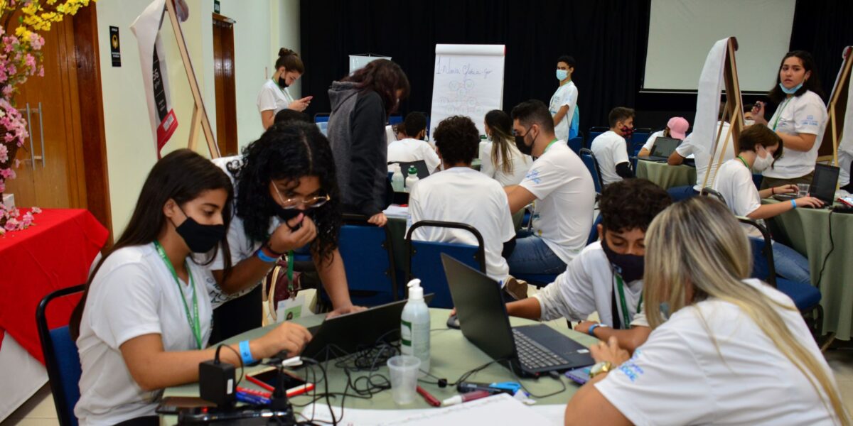 Governo de Goiás realiza maratona tecnológica para preparar alunos da rede estadual para competição na Campus Party