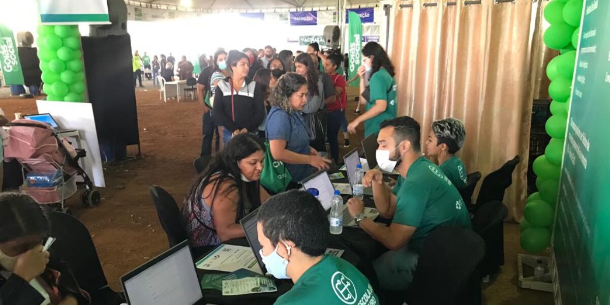 Mutirão do Governo de Goiás leva mais de 120 serviços para a população de Valparaíso