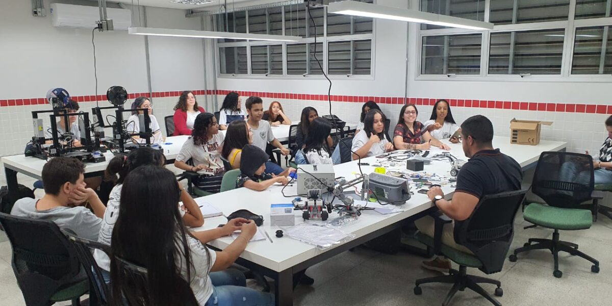 Escolas do Futuro de Goiás ofertam quase 3 mil vagas para cursos gratuitos
