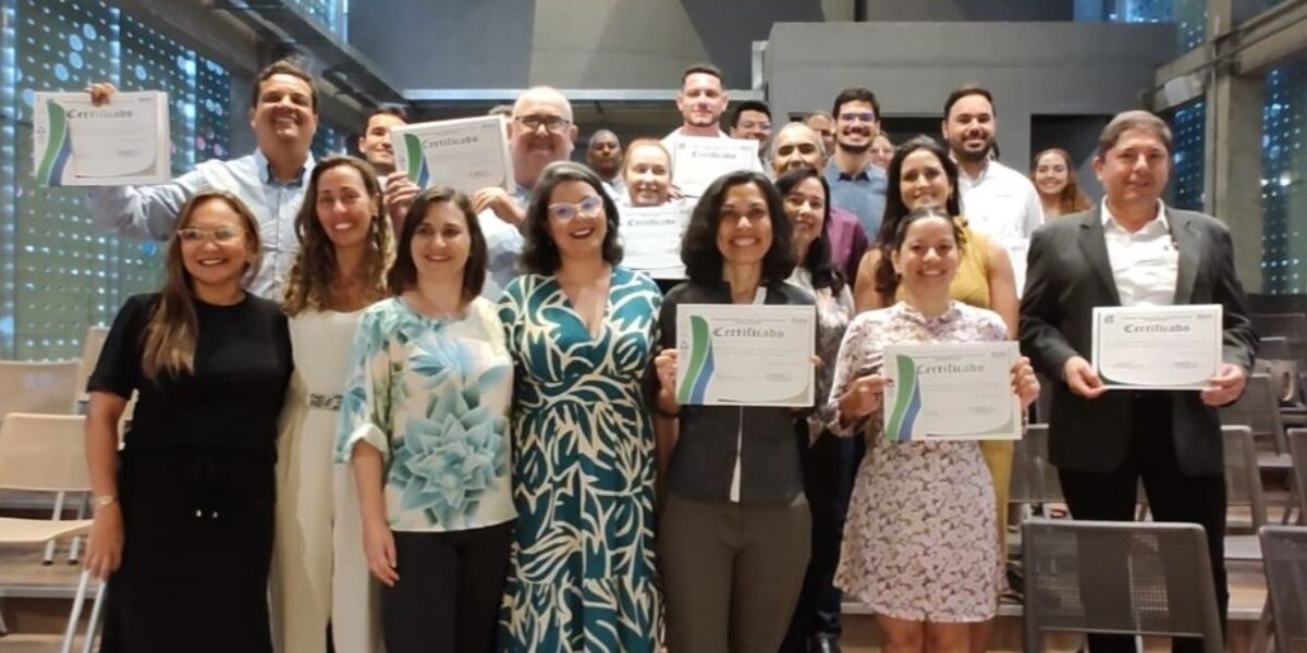 Inova Export: participantes recebem diploma do curso de Espanhol Empresarial