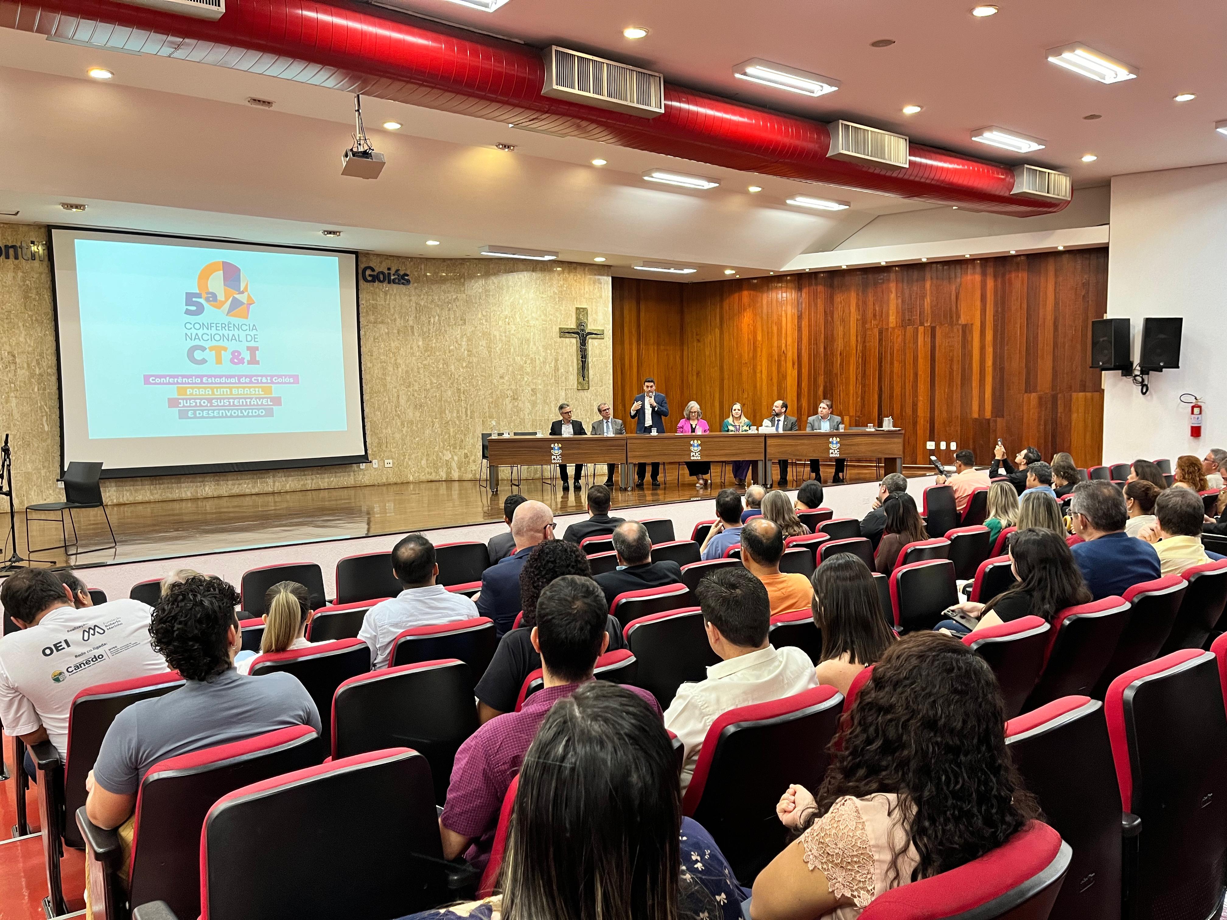 Goiás lidera debate sobre ciência, tecnologia e inovação no Centro-Oeste