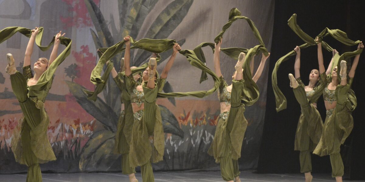 Alunos do Basileu França participam do maior festival de dança do Brasil