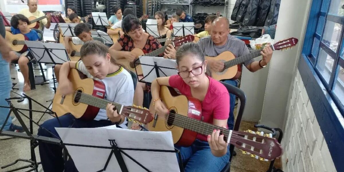 Governo de Goiás oferta 729 vagas para cursos de música e teatro em nove cidades