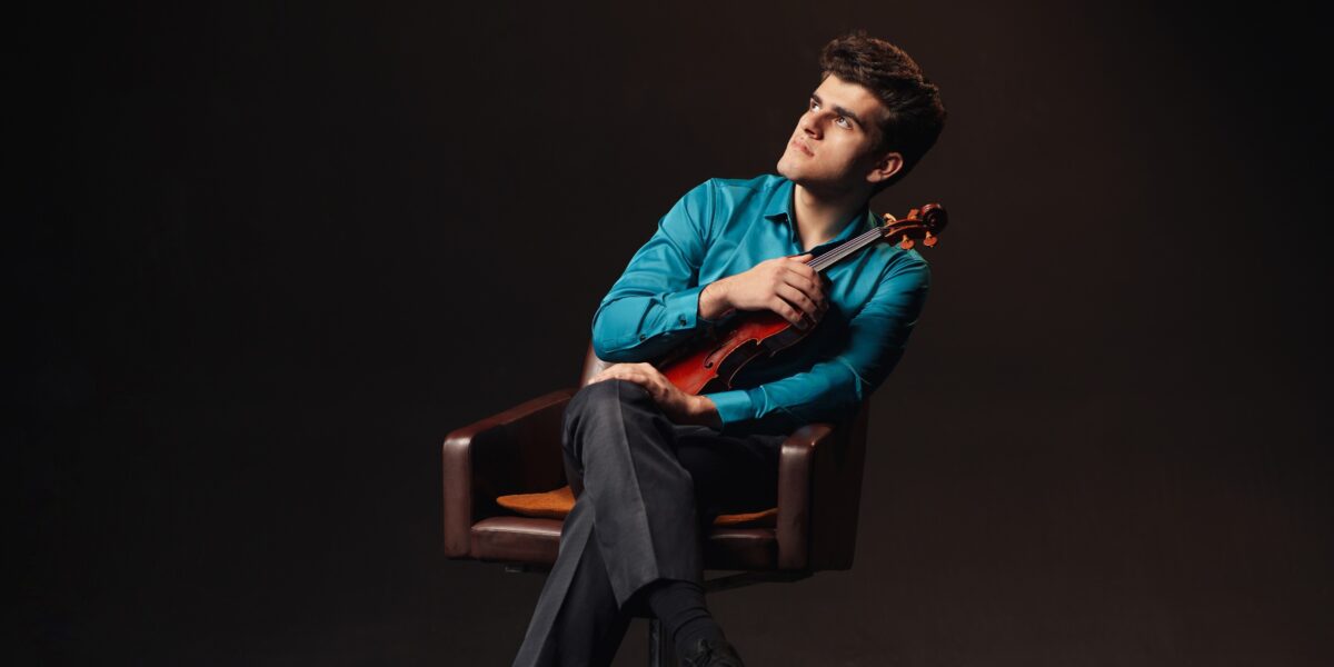 Orquestra Sinfônica Jovem de Goiás faz concerto gratuito no Teatro Basileu França