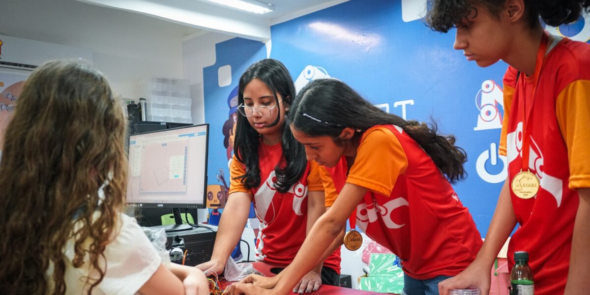 Curso gratuito de introdução à robótica tem mais de 900 vagas abertas em Goiás