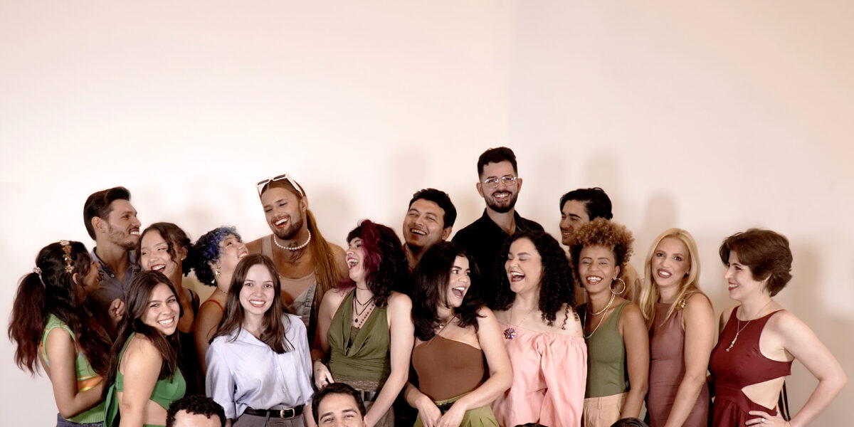Basileu França apresenta espetáculo musical “Pop Hits”