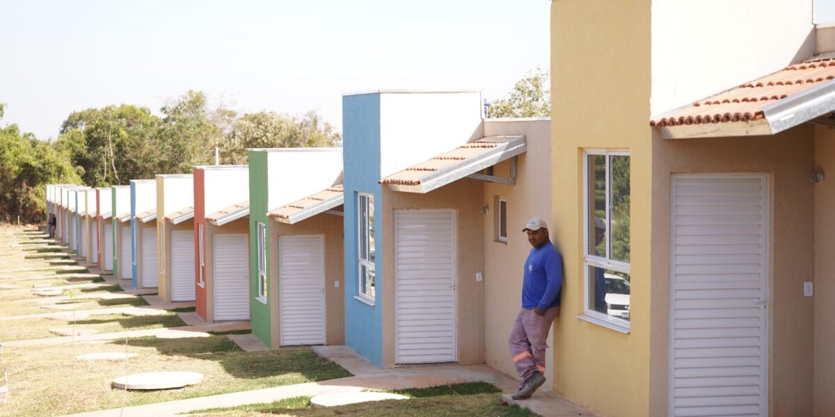 Governo de Goiás entrega 717 casas a custo zero em 2023