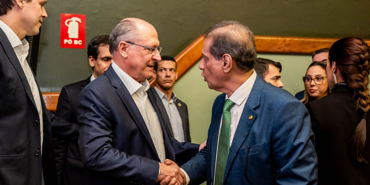 Ao lado de Alckmin, secretário Armando Vergílio participa de lançamento programa Brasil Mais Produtivo em Goiás