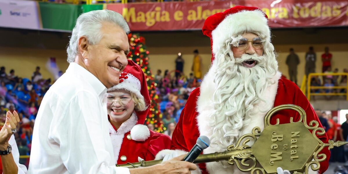 Caiado e Gracinha entregam mais de 20 mil brinquedos em mega festa no Goiânia Arena