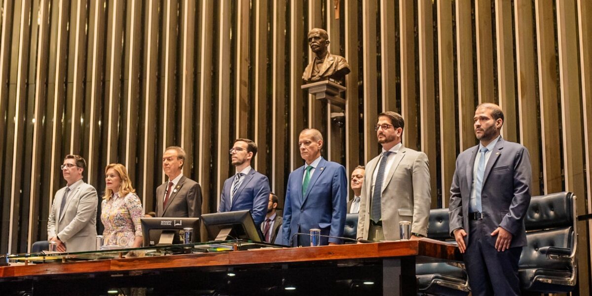 Livro sobre trajetória do Gabinete de Goiás é lançado em sessão especial no Senado