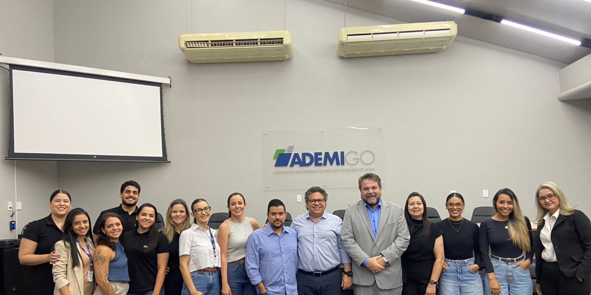 Junta fala a associados da Ademi sobre parâmetros legais do registro empresarial