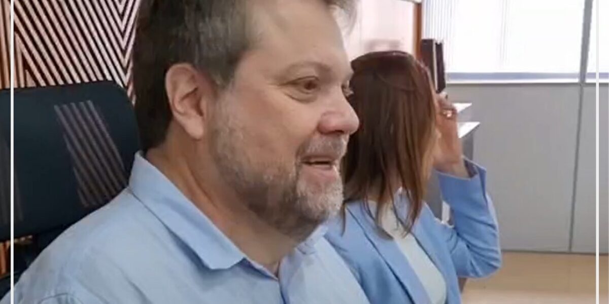 Vogais conhecem medalha comemorativa aos 125 anos da Juceg