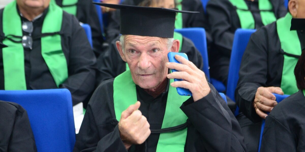 Goiás Social abre 600 vagas para curso gratuito de inclusão digital para idosos em 15 cidades