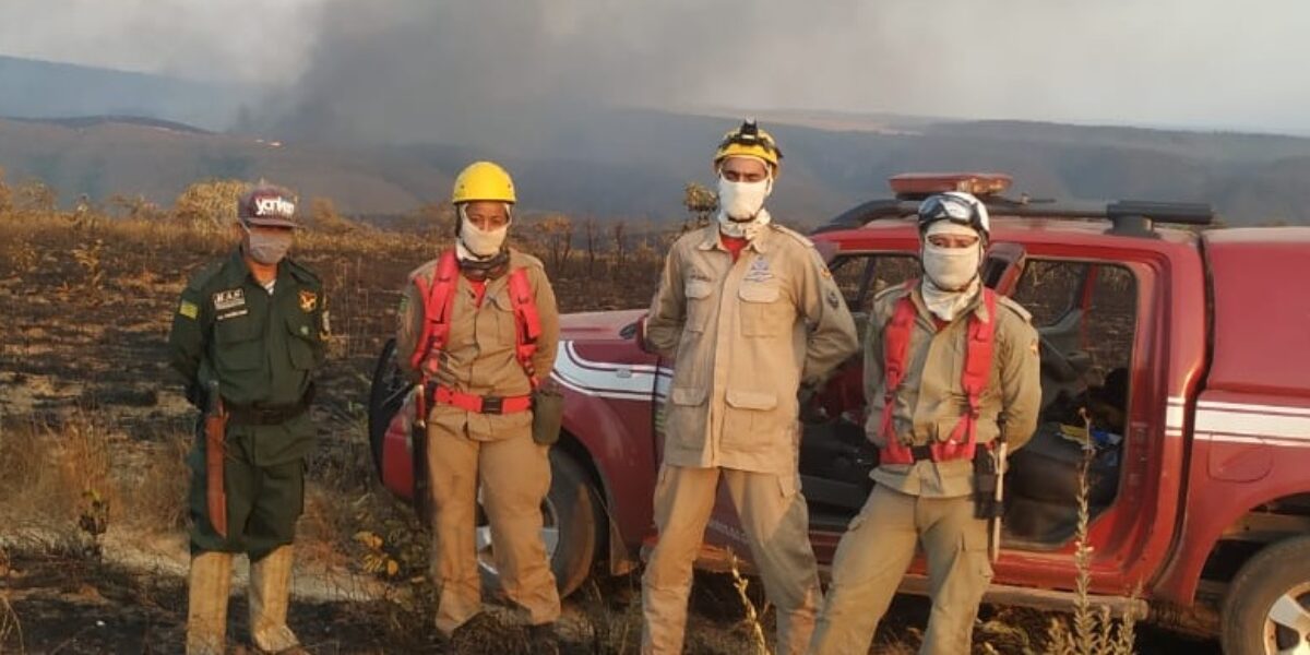 Semad, Bombeiros, voluntários e moradores contém incêndio em área de assentamento vizinho ao recém-criado Parque Estadual Águas do Paraíso