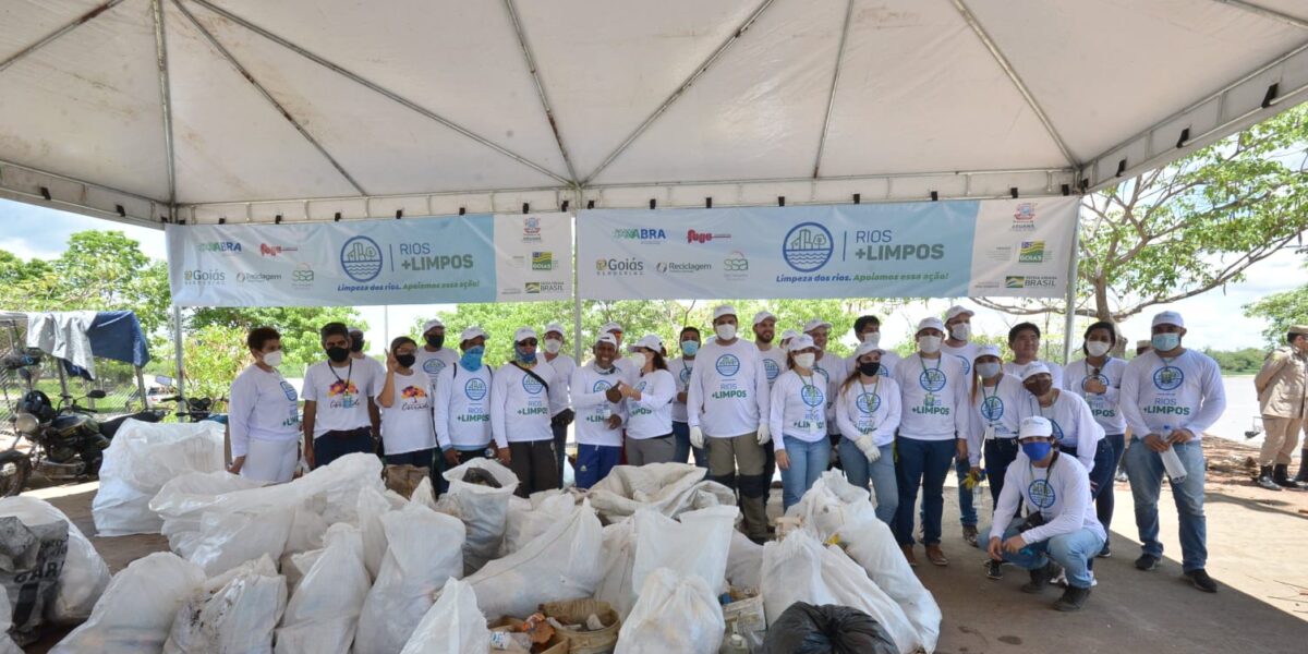 Semad é parceira do ‘Rios + Limpos’ em ação realizada no Araguaia, em Aruanã
