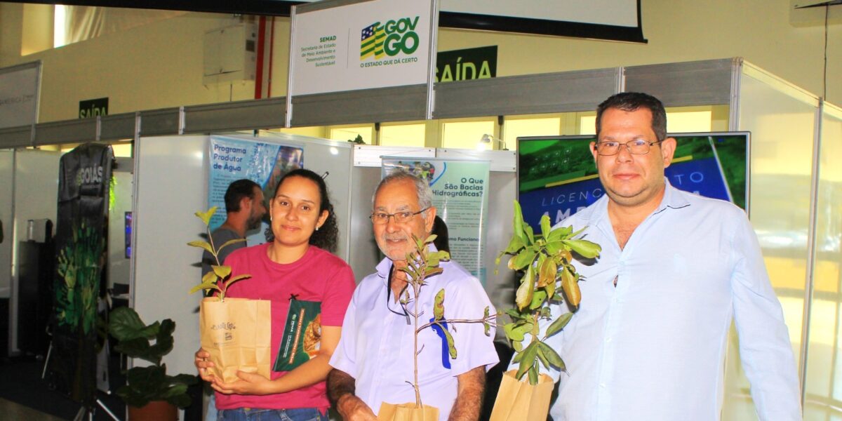 Semad doa plantas nativas do Cerrado no II Encontro de Agricultura Irrigada, em Goiânia