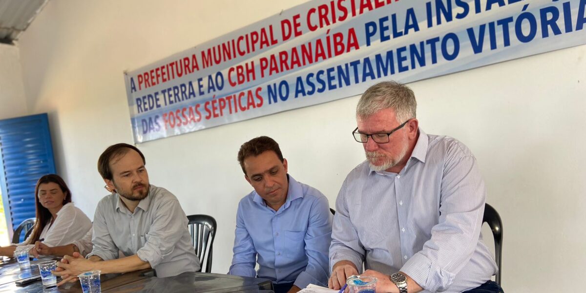 Semad participa da entrega de 61 fossas sépticas para assentamento de Cristalina, com investimento de R$ 750 mil