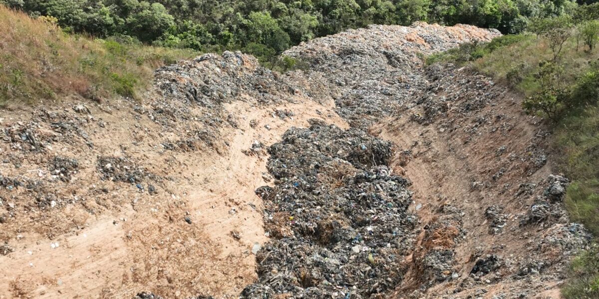 Lixão de Padre Bernardo: Semad aplica multa de R$ 37,5 milhões