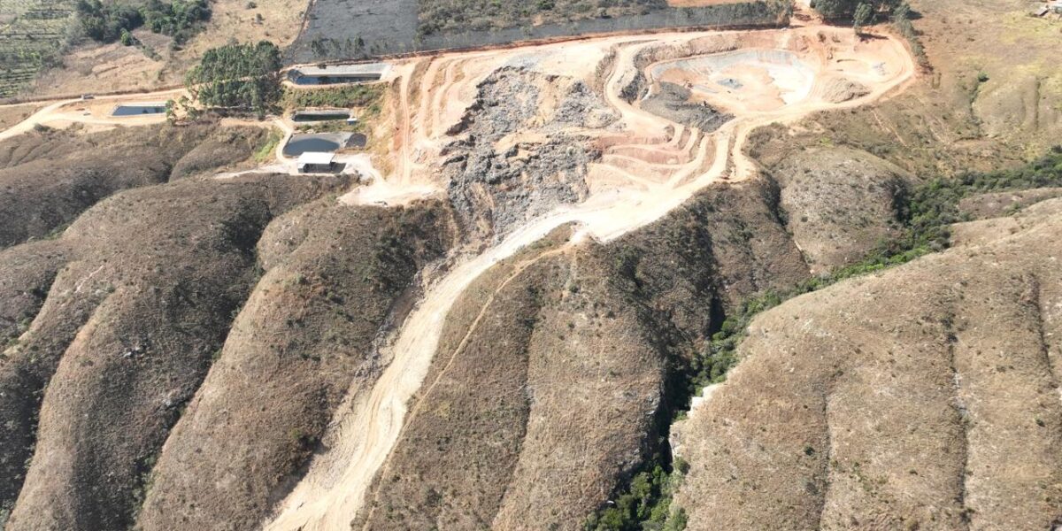 Lixão de Padre Bernardo: 35% do lixo que desmoronou já foi removido