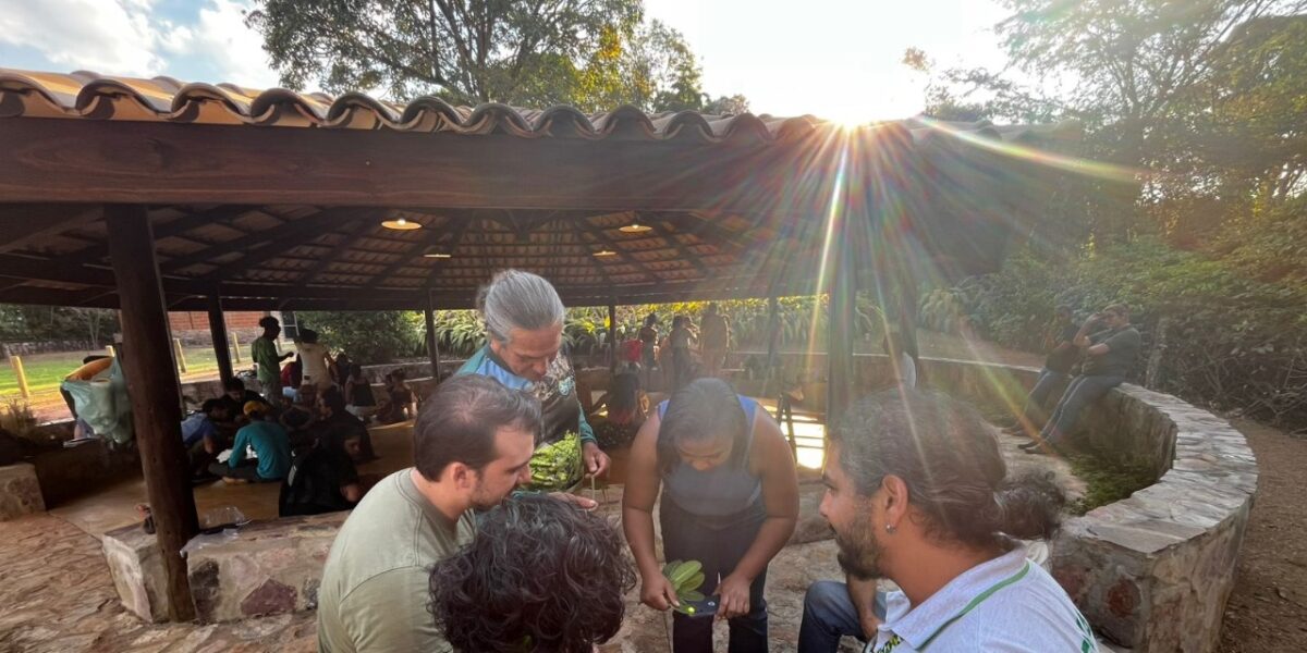 Semad capacita guias turísticos sobre campos e savanas do Cerrado em Alto Paraíso