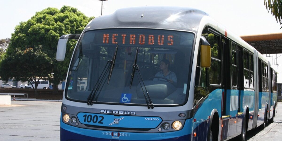 Motoristas da Metrobus passam por treinamento para operar novo sistema de bilhetagem eletrônica