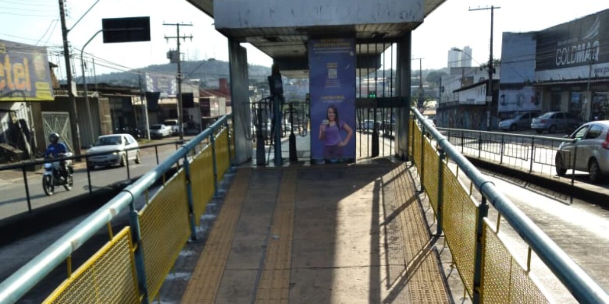 Metrobus instala guarda-corpos nas passarelas das 19 estações do Eixo Anhanguera