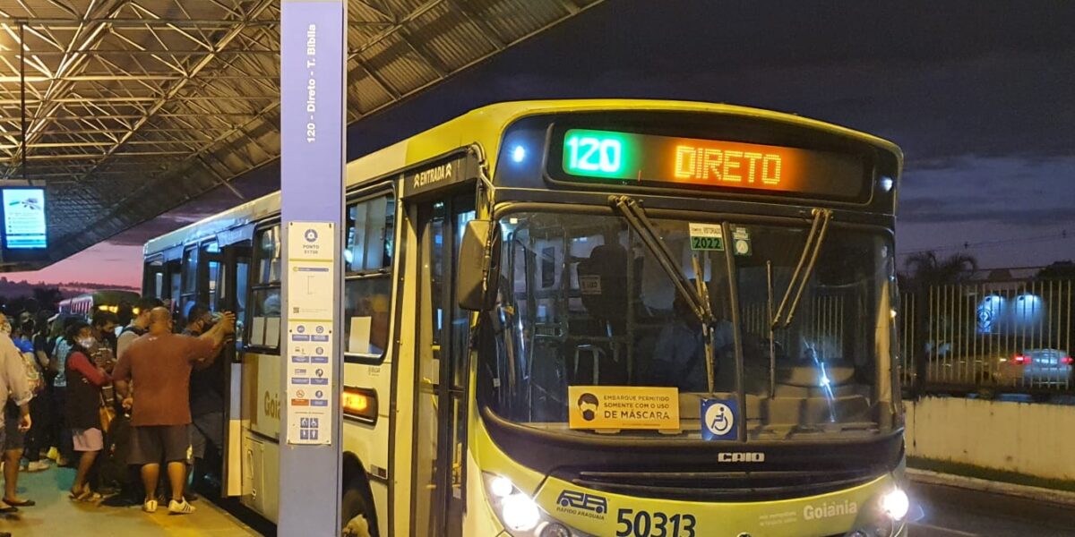Dez ônibus reforçam frota da Metrobus no horário de pico na região leste de Goiânia