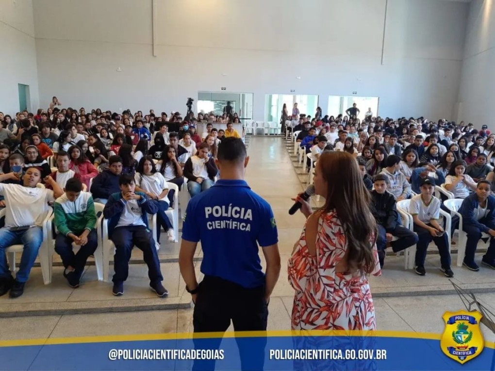 PALESTRA EM COLÉGIO ESTADUAL