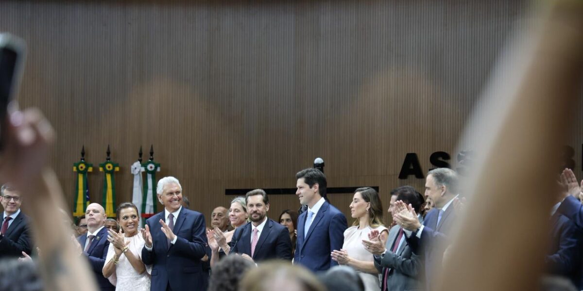 Posse governamental com presença da Polícia Científica