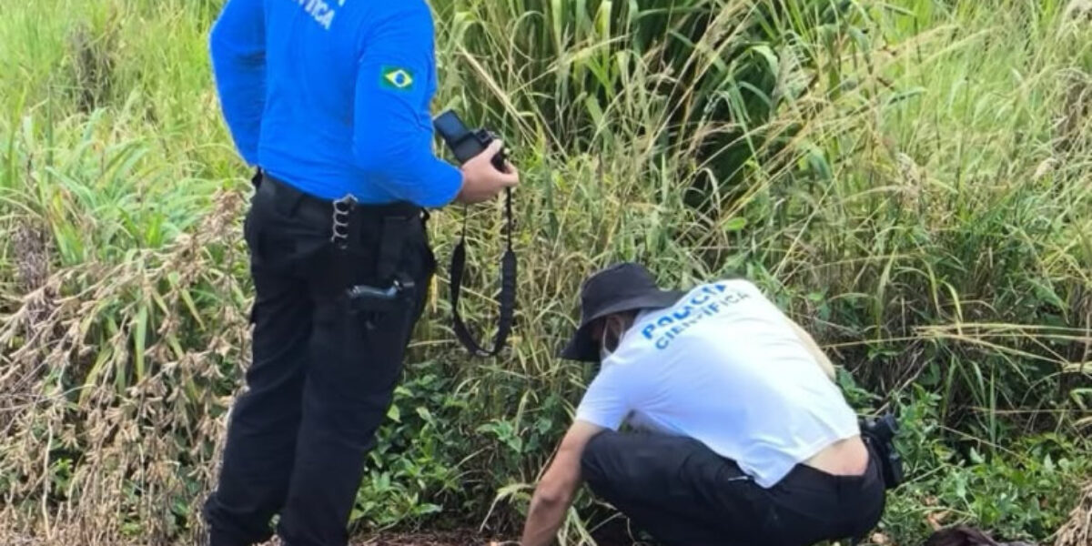 PERÍCIA EM LOCAL DE ENCONTRO DE OSSADA HUMANA EM SANTA HELENA DE GOIÁS