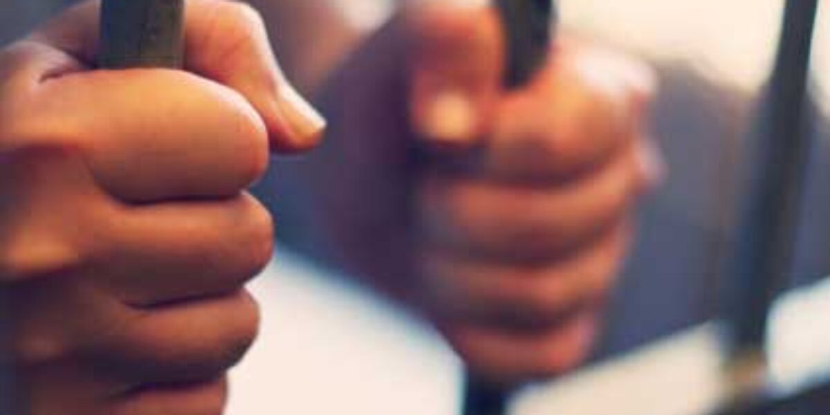 Menor é apreendido após agredir mãe com canivete, em Itumbiara