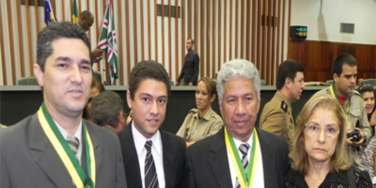 Delegado e Escrivão de Polícia homenageados pela Assembleia Legislativa