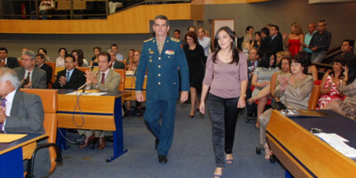 Vereadora Dr. Cristina recebe o agradecimento dos novos papiloscopistas