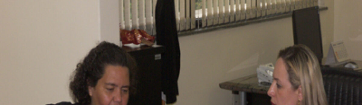 Delegada Geral da Polícia Civil recebe apoio do Centro de Valorização da Mulher (CEVAM)