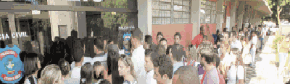Em busca do patrimônio: vítimas de quadrilha lotam pátio da Deic em busca de objetos furtados