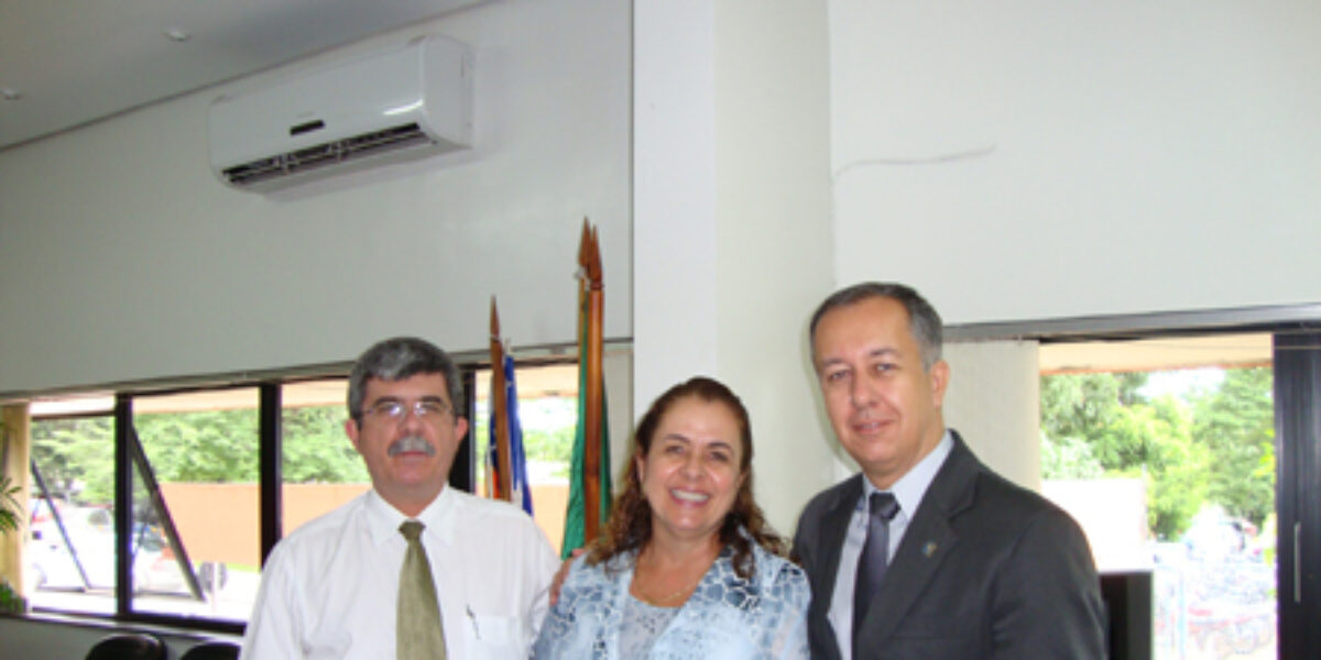 Parabéns: Aniversário do Delegado de Polícia Carlos Roberto Teixeira