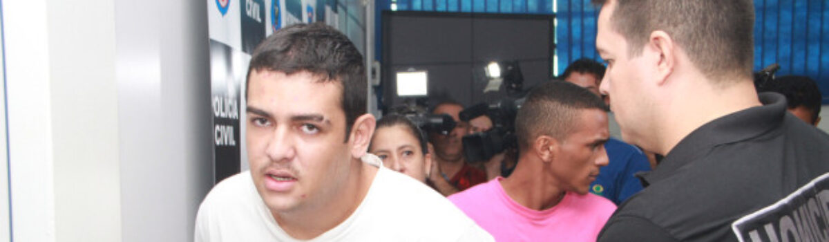 Delegacia de Homicídios prende dois suspeitos de assassinato de jovem na porta de boate