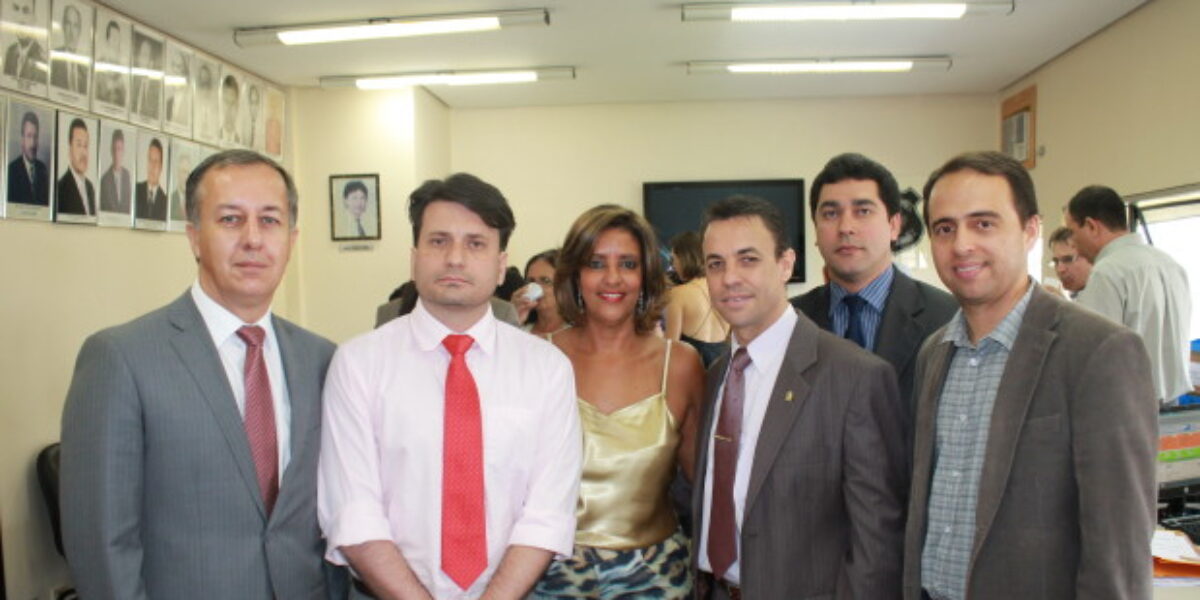 Delegada Gildeci Marinho faz aniversário e ganha homenagem