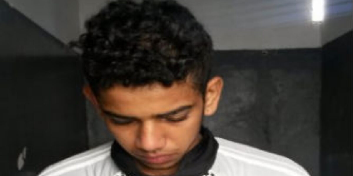 Traficante é preso no momento em que vendia drogas a usuário