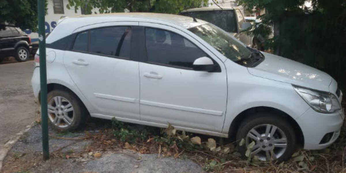 Policiais civis de Goianésia recuperam veículo roubado na cidade de Jaraguá