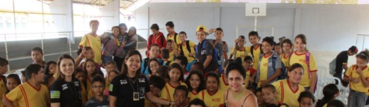 DEPAI de Aparecida realiza trabalho de conscientização em escolas públicas