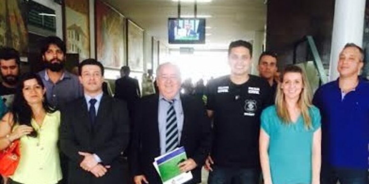 Deputado presta homenagem a policiais civis do Grupo Antissequestro da DEIC