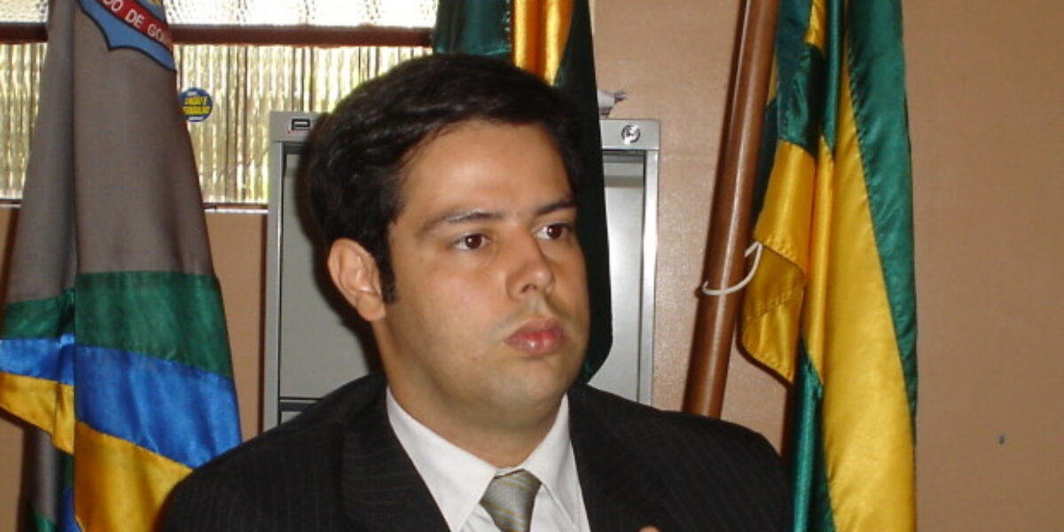 Ryan Balbino elogia Policiais Civis da DECON