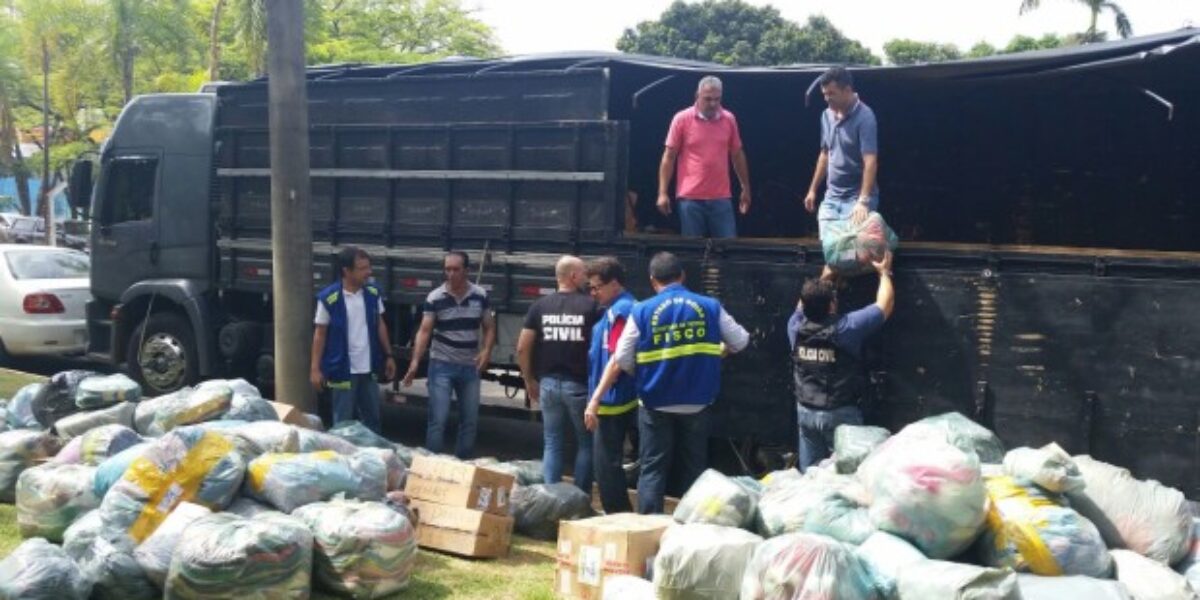 Equipe da DOT apreende mercadoria com notas fiscais irregulares