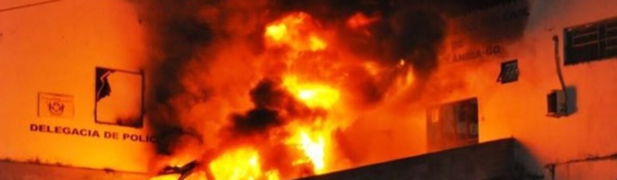 Preso jovem que incendiou viatura da Polícia Civil em Niquelândia