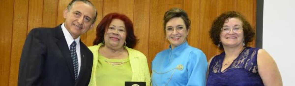 Delegada Nadir Cordeiro recebe homenagem em sessão na Câmara Municipal