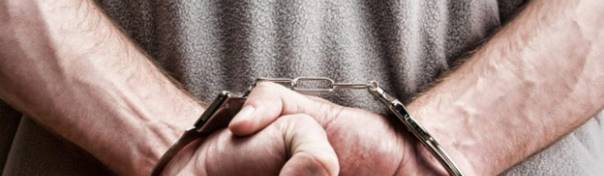 Tentando fazer empréstimo com RG falso, homem é preso em flagrante